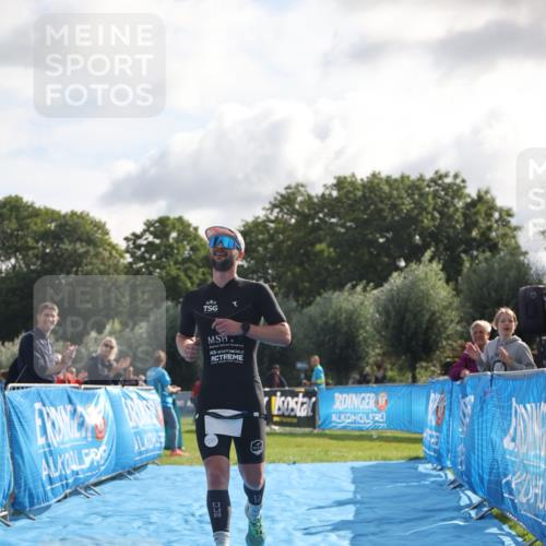 25.08.2024 - Elbe Triathlon Hamburg H.Heesch http://msf.ph/oto/6834361 25.08.2024 10:04:57 Ziel 47 meine-sportfotos.de