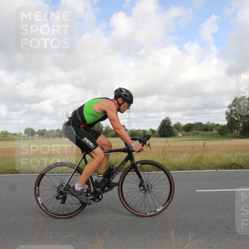 25.08.2024 - Elbe Triathlon Hamburg Fuchs,  Jonas http://msf.ph/oto/6834364 25.08.2024 10:07:14 Radfahren 533, 389, 268 meine-sportfotos.de