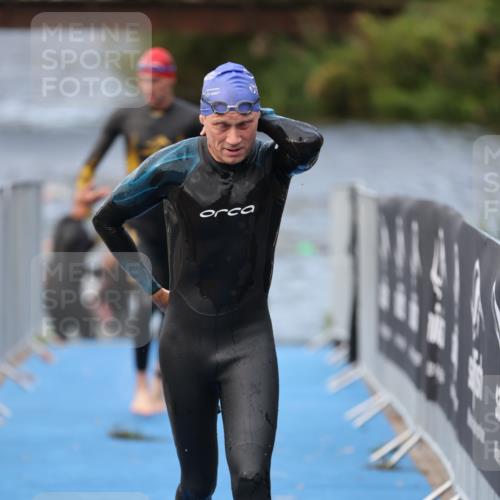 25.08.2024 - Elbe Triathlon Hamburg H.Heesch http://msf.ph/oto/6834366 25.08.2024 08:34:08 Schwimmen 35, 52, 55, 58, 61, 64, 69, 86 meine-sportfotos.de