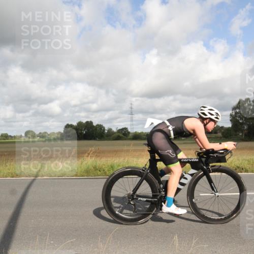 25.08.2024 - Elbe Triathlon Hamburg Fuchs,  Jonas http://msf.ph/oto/6834381 25.08.2024 10:07:32 Radfahren 553, 457, 461, 419, 314 meine-sportfotos.de