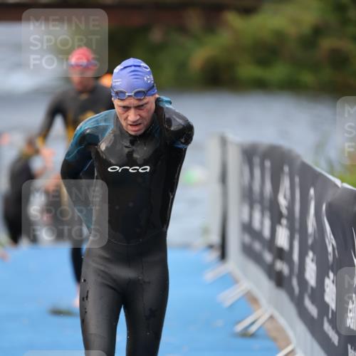 25.08.2024 - Elbe Triathlon Hamburg H.Heesch http://msf.ph/oto/6834391 25.08.2024 08:34:08 Schwimmen 35, 52, 55, 58, 61, 64, 69, 86 meine-sportfotos.de