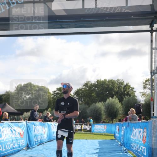 25.08.2024 - Elbe Triathlon Hamburg H.Heesch http://msf.ph/oto/6834392 25.08.2024 10:04:58 Ziel 47 meine-sportfotos.de