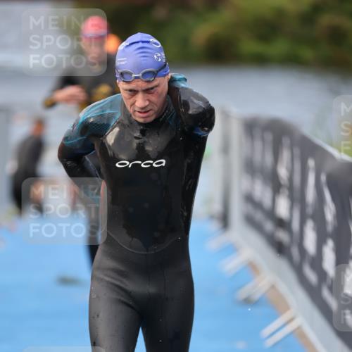 25.08.2024 - Elbe Triathlon Hamburg H.Heesch http://msf.ph/oto/6834394 25.08.2024 08:34:09 Schwimmen 35, 52, 55, 58, 64, 69, 86 meine-sportfotos.de