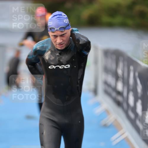 25.08.2024 - Elbe Triathlon Hamburg H.Heesch http://msf.ph/oto/6834401 25.08.2024 08:34:09 Schwimmen 35, 52, 55, 58, 64, 69, 86 meine-sportfotos.de