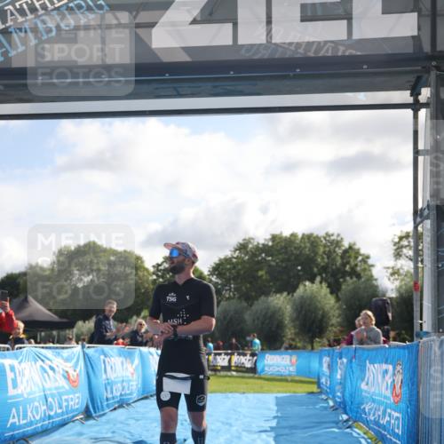 25.08.2024 - Elbe Triathlon Hamburg H.Heesch http://msf.ph/oto/6834403 25.08.2024 10:04:58 Ziel 47 meine-sportfotos.de