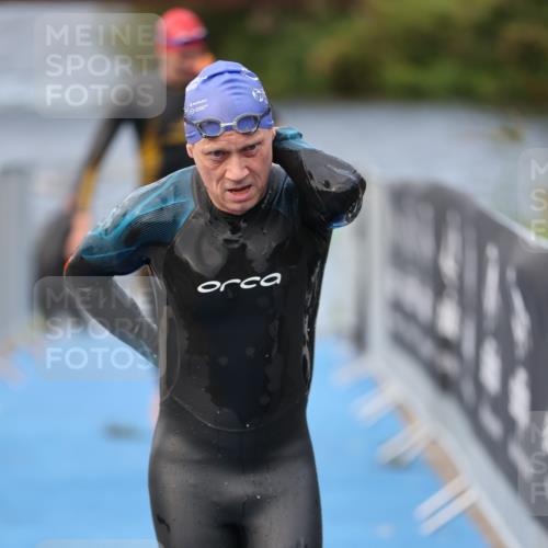25.08.2024 - Elbe Triathlon Hamburg H.Heesch http://msf.ph/oto/6834425 25.08.2024 08:34:09 Schwimmen 35, 52, 55, 58, 64, 69, 86 meine-sportfotos.de