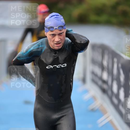 25.08.2024 - Elbe Triathlon Hamburg H.Heesch http://msf.ph/oto/6834429 25.08.2024 08:34:09 Schwimmen 35, 52, 55, 58, 64, 69, 86 meine-sportfotos.de