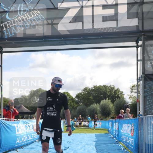 25.08.2024 - Elbe Triathlon Hamburg H.Heesch http://msf.ph/oto/6834447 25.08.2024 10:04:59 Ziel 47 meine-sportfotos.de