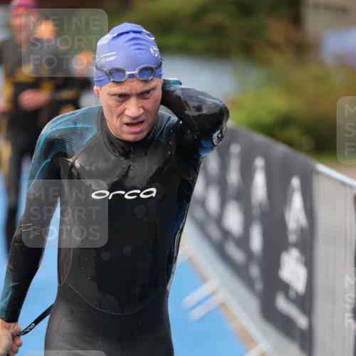 25.08.2024 - Elbe Triathlon Hamburg H.Heesch http://msf.ph/oto/6834453 25.08.2024 08:34:10 Schwimmen 35, 52, 55, 58, 64, 69, 86 meine-sportfotos.de