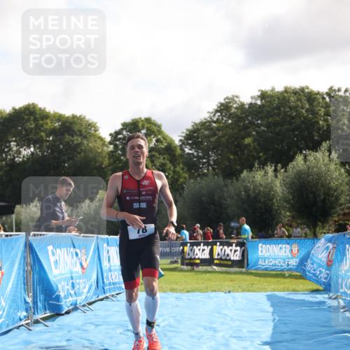 25.08.2024 - Elbe Triathlon Hamburg H.Heesch http://msf.ph/oto/6834469 25.08.2024 10:06:17 Ziel 78 meine-sportfotos.de