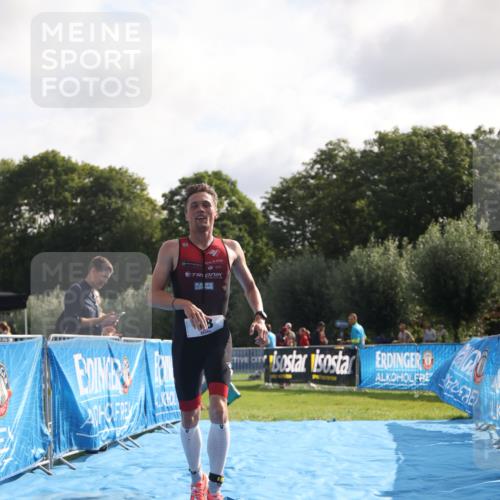 25.08.2024 - Elbe Triathlon Hamburg H.Heesch http://msf.ph/oto/6834471 25.08.2024 10:06:17 Ziel 78 meine-sportfotos.de