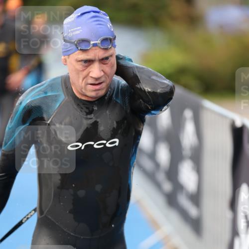 25.08.2024 - Elbe Triathlon Hamburg H.Heesch http://msf.ph/oto/6834472 25.08.2024 08:34:10 Schwimmen 35, 52, 55, 58, 64, 69, 86 meine-sportfotos.de