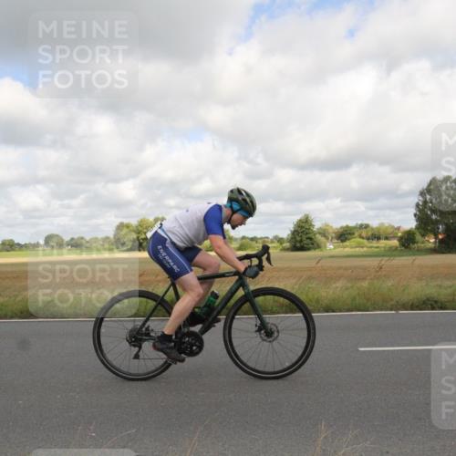 25.08.2024 - Elbe Triathlon Hamburg Fuchs,  Jonas http://msf.ph/oto/6834474 25.08.2024 10:08:16 Radfahren 506, 265, 539, 482 meine-sportfotos.de