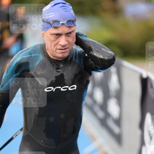 25.08.2024 - Elbe Triathlon Hamburg H.Heesch http://msf.ph/oto/6834477 25.08.2024 08:34:10 Schwimmen 35, 52, 55, 58, 64, 69, 86 meine-sportfotos.de