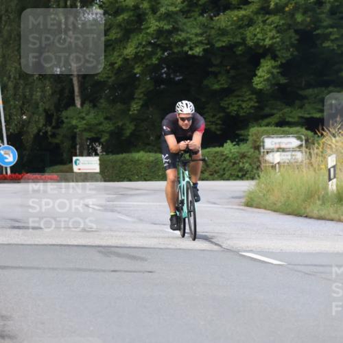 25.08.2024 - Elbe Triathlon Hamburg Fuchs,  Jonas http://msf.ph/oto/6834484 25.08.2024 08:40:27 Radfahren 95 meine-sportfotos.de