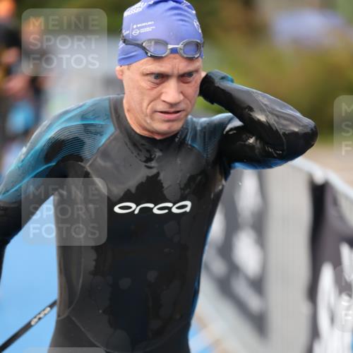 25.08.2024 - Elbe Triathlon Hamburg H.Heesch http://msf.ph/oto/6834485 25.08.2024 08:34:10 Schwimmen 35, 52, 55, 58, 64, 69, 86 meine-sportfotos.de