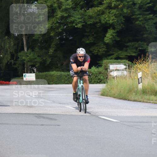 25.08.2024 - Elbe Triathlon Hamburg Fuchs,  Jonas http://msf.ph/oto/6834489 25.08.2024 08:40:27 Radfahren 95 meine-sportfotos.de