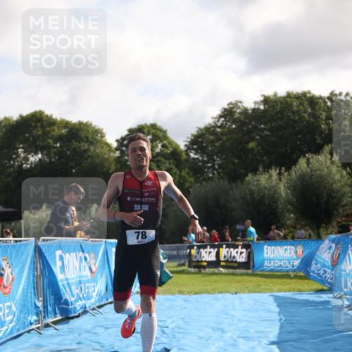 25.08.2024 - Elbe Triathlon Hamburg H.Heesch http://msf.ph/oto/6834492 25.08.2024 10:06:17 Ziel 78 meine-sportfotos.de