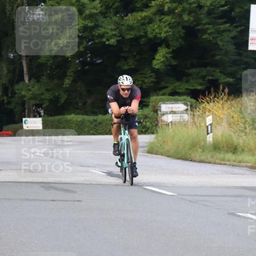 25.08.2024 - Elbe Triathlon Hamburg Fuchs,  Jonas http://msf.ph/oto/6834495 25.08.2024 08:40:27 Radfahren 95 meine-sportfotos.de
