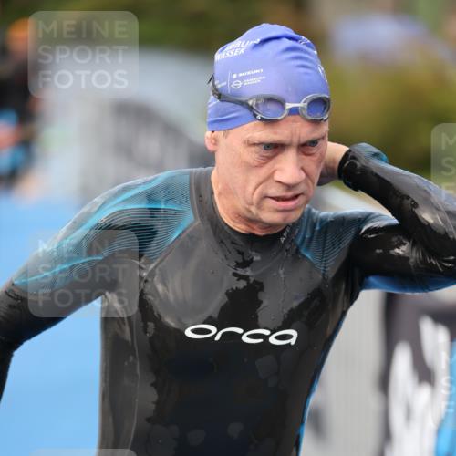 25.08.2024 - Elbe Triathlon Hamburg H.Heesch http://msf.ph/oto/6834498 25.08.2024 08:34:11 Schwimmen 35, 52, 55, 58, 64, 83, 86 meine-sportfotos.de