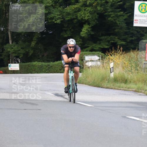 25.08.2024 - Elbe Triathlon Hamburg Fuchs,  Jonas http://msf.ph/oto/6834500 25.08.2024 08:40:27 Radfahren 95 meine-sportfotos.de
