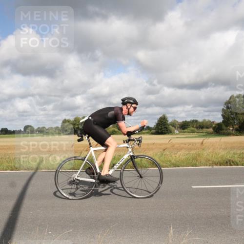25.08.2024 - Elbe Triathlon Hamburg Fuchs,  Jonas http://msf.ph/oto/6834515 25.08.2024 10:08:42 Radfahren 443, 541, 390 meine-sportfotos.de