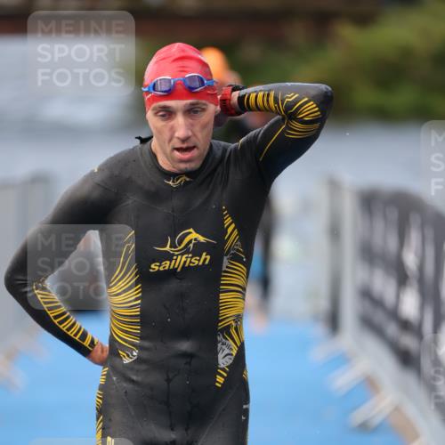 25.08.2024 - Elbe Triathlon Hamburg H.Heesch http://msf.ph/oto/6834533 25.08.2024 08:34:12 Schwimmen 35, 52, 55, 58, 64, 83, 86, 97 meine-sportfotos.de