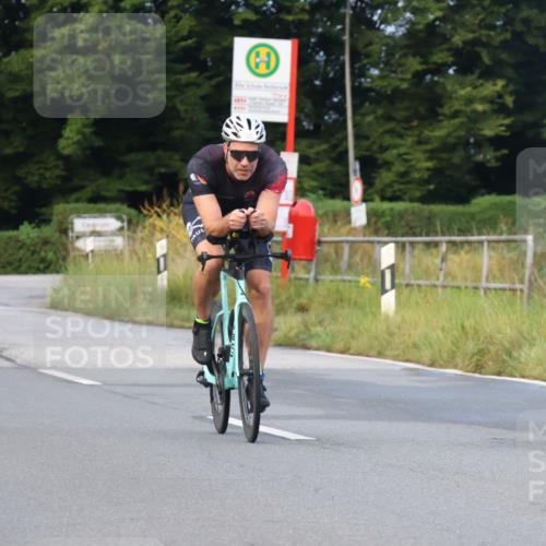 25.08.2024 - Elbe Triathlon Hamburg Fuchs,  Jonas http://msf.ph/oto/6834535 25.08.2024 08:40:29 Radfahren 95 meine-sportfotos.de