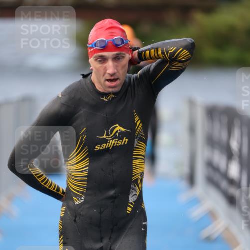 25.08.2024 - Elbe Triathlon Hamburg H.Heesch http://msf.ph/oto/6834539 25.08.2024 08:34:12 Schwimmen 35, 52, 55, 58, 64, 83, 86, 97 meine-sportfotos.de