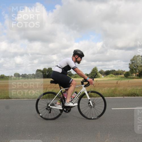 25.08.2024 - Elbe Triathlon Hamburg Fuchs,  Jonas http://msf.ph/oto/6834543 25.08.2024 10:09:16 Radfahren 363, 365 meine-sportfotos.de