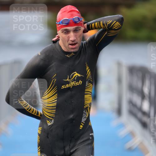 25.08.2024 - Elbe Triathlon Hamburg H.Heesch http://msf.ph/oto/6834547 25.08.2024 08:34:12 Schwimmen 35, 52, 55, 58, 64, 83, 86, 97 meine-sportfotos.de