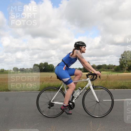 25.08.2024 - Elbe Triathlon Hamburg Fuchs,  Jonas http://msf.ph/oto/6834553 25.08.2024 10:09:29 Radfahren 477, 464, 459, 375 meine-sportfotos.de