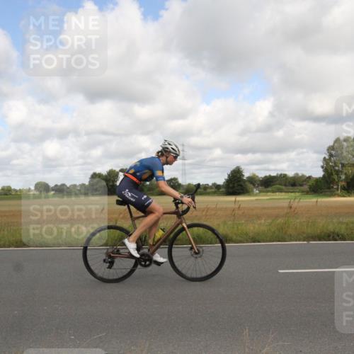 25.08.2024 - Elbe Triathlon Hamburg Fuchs,  Jonas http://msf.ph/oto/6834561 25.08.2024 10:09:30 Radfahren 477, 464, 459, 375 meine-sportfotos.de