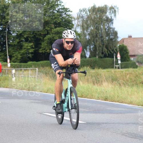 25.08.2024 - Elbe Triathlon Hamburg Fuchs,  Jonas http://msf.ph/oto/6834566 25.08.2024 08:40:30 Radfahren 95 meine-sportfotos.de