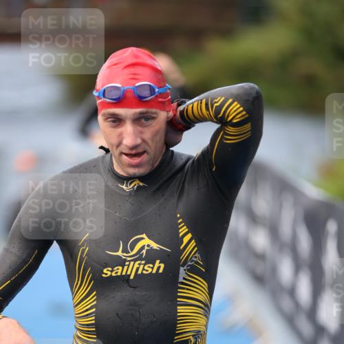 25.08.2024 - Elbe Triathlon Hamburg H.Heesch http://msf.ph/oto/6834575 25.08.2024 08:34:12 Schwimmen 35, 52, 55, 58, 64, 83, 86, 97 meine-sportfotos.de