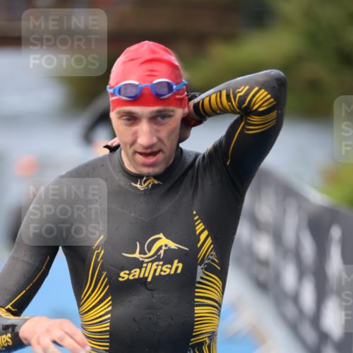 25.08.2024 - Elbe Triathlon Hamburg H.Heesch http://msf.ph/oto/6834577 25.08.2024 08:34:12 Schwimmen 35, 52, 55, 58, 64, 83, 86, 97 meine-sportfotos.de
