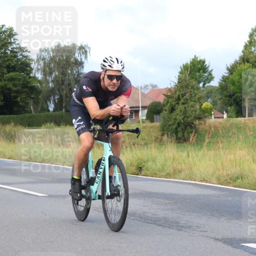 25.08.2024 - Elbe Triathlon Hamburg Fuchs,  Jonas http://msf.ph/oto/6834579 25.08.2024 08:40:30 Radfahren 95 meine-sportfotos.de