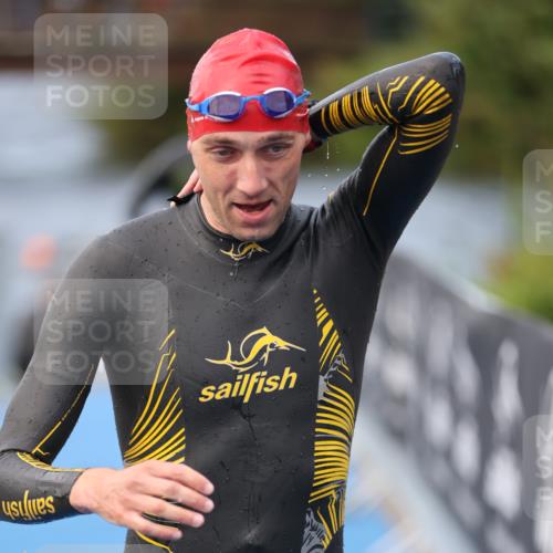 25.08.2024 - Elbe Triathlon Hamburg H.Heesch http://msf.ph/oto/6834583 25.08.2024 08:34:12 Schwimmen 35, 52, 55, 58, 64, 83, 86, 97 meine-sportfotos.de