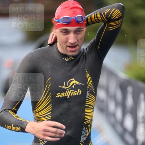 25.08.2024 - Elbe Triathlon Hamburg H.Heesch http://msf.ph/oto/6834588 25.08.2024 08:34:12 Schwimmen 35, 52, 55, 58, 64, 83, 86, 97 meine-sportfotos.de