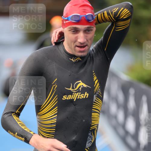 25.08.2024 - Elbe Triathlon Hamburg H.Heesch http://msf.ph/oto/6834591 25.08.2024 08:34:12 Schwimmen 35, 52, 55, 58, 64, 83, 86, 97 meine-sportfotos.de