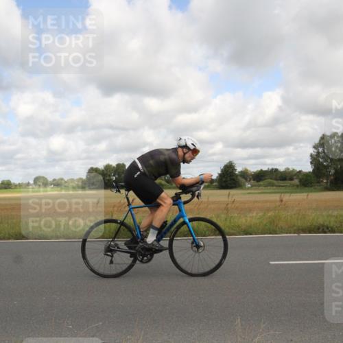 25.08.2024 - Elbe Triathlon Hamburg Fuchs,  Jonas http://msf.ph/oto/6834598 25.08.2024 10:09:45 Radfahren 494, 387, 489, 414, 289 meine-sportfotos.de
