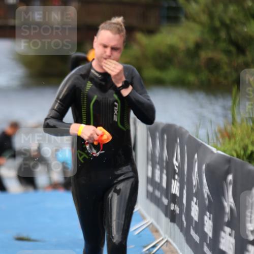 25.08.2024 - Elbe Triathlon Hamburg H.Heesch http://msf.ph/oto/6834605 25.08.2024 08:34:14 Schwimmen 35, 52, 55, 58, 64, 83, 86, 97 meine-sportfotos.de