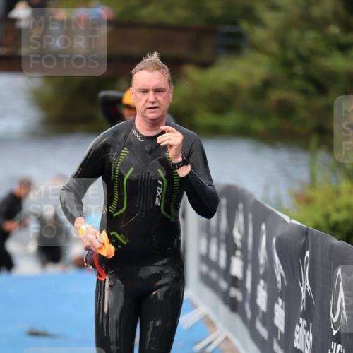 25.08.2024 - Elbe Triathlon Hamburg H.Heesch http://msf.ph/oto/6834628 25.08.2024 08:34:14 Schwimmen 35, 52, 55, 58, 64, 83, 86, 97 meine-sportfotos.de