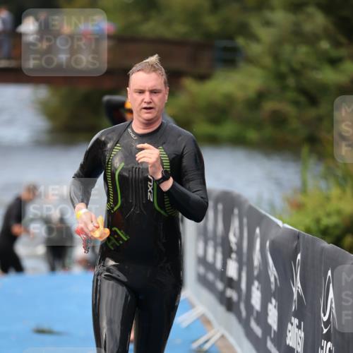 25.08.2024 - Elbe Triathlon Hamburg H.Heesch http://msf.ph/oto/6834637 25.08.2024 08:34:15 Schwimmen 35, 52, 55, 58, 64, 83, 86, 97 meine-sportfotos.de