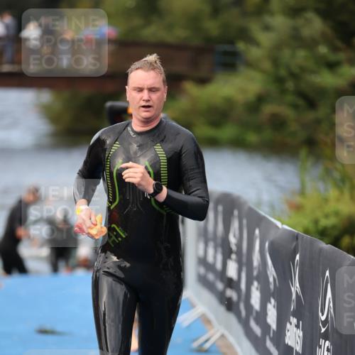 25.08.2024 - Elbe Triathlon Hamburg H.Heesch http://msf.ph/oto/6834639 25.08.2024 08:34:15 Schwimmen 35, 52, 55, 58, 64, 83, 86, 97 meine-sportfotos.de