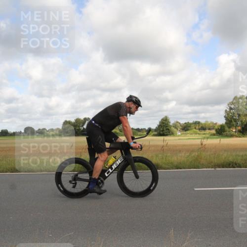 25.08.2024 - Elbe Triathlon Hamburg Fuchs,  Jonas http://msf.ph/oto/6834640 25.08.2024 10:10:20 Radfahren 527, 415, 362 meine-sportfotos.de