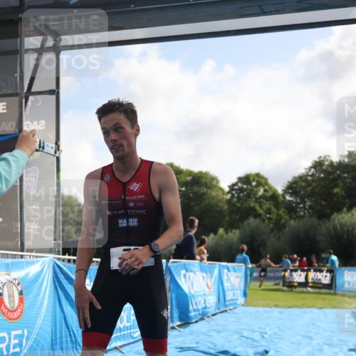 25.08.2024 - Elbe Triathlon Hamburg H.Heesch http://msf.ph/oto/6834651 25.08.2024 10:06:19 Ziel 78 meine-sportfotos.de