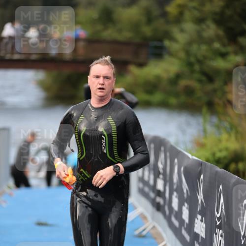 25.08.2024 - Elbe Triathlon Hamburg H.Heesch http://msf.ph/oto/6834656 25.08.2024 08:34:15 Schwimmen 35, 52, 55, 58, 64, 83, 86, 97 meine-sportfotos.de