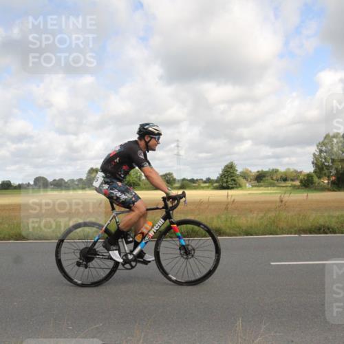 25.08.2024 - Elbe Triathlon Hamburg Fuchs,  Jonas http://msf.ph/oto/6834660 25.08.2024 10:10:31 Radfahren 362, 498, 295 meine-sportfotos.de