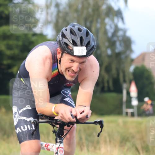 25.08.2024 - Elbe Triathlon Hamburg Fuchs,  Jonas http://msf.ph/oto/6834661 25.08.2024 08:40:45 Radfahren 92, 81 meine-sportfotos.de